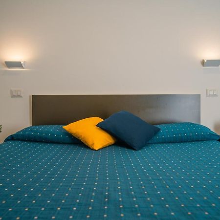 Hub Ferroviario - 12 Posti Letto Per Il Tuo Gruppo A Napoli Con Wifi E Netflix Bed & Breakfast Eksteriør bilde