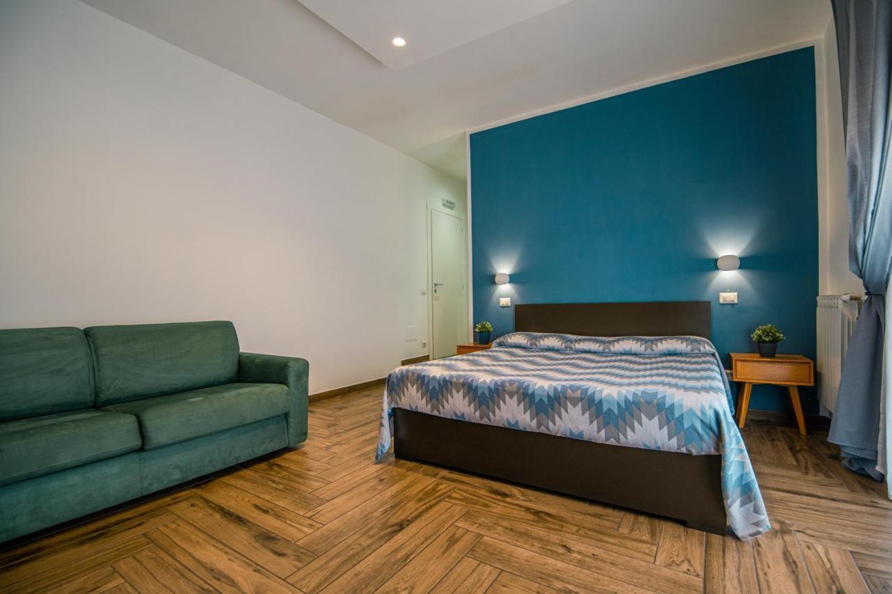 Hub Ferroviario - 12 Posti Letto Per Il Tuo Gruppo A Napoli Con Wifi E Netflix Bed & Breakfast Eksteriør bilde