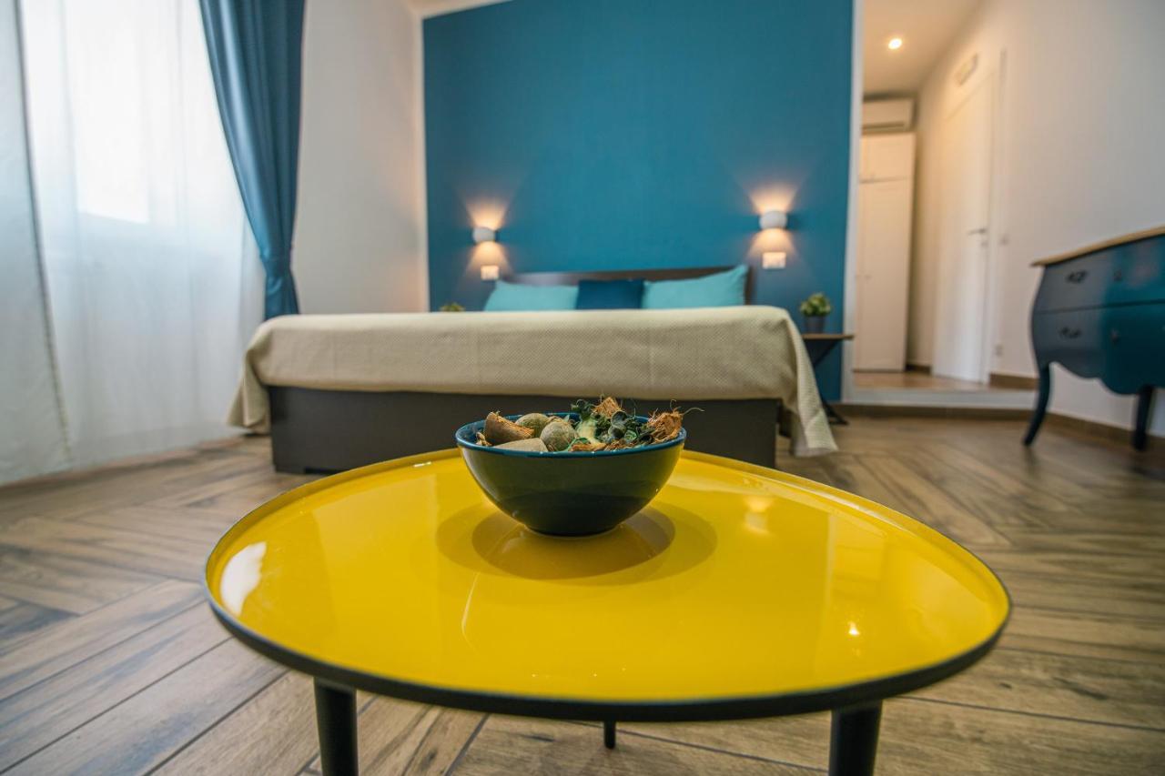 Hub Ferroviario - 12 Posti Letto Per Il Tuo Gruppo A Napoli Con Wifi E Netflix Bed & Breakfast Eksteriør bilde