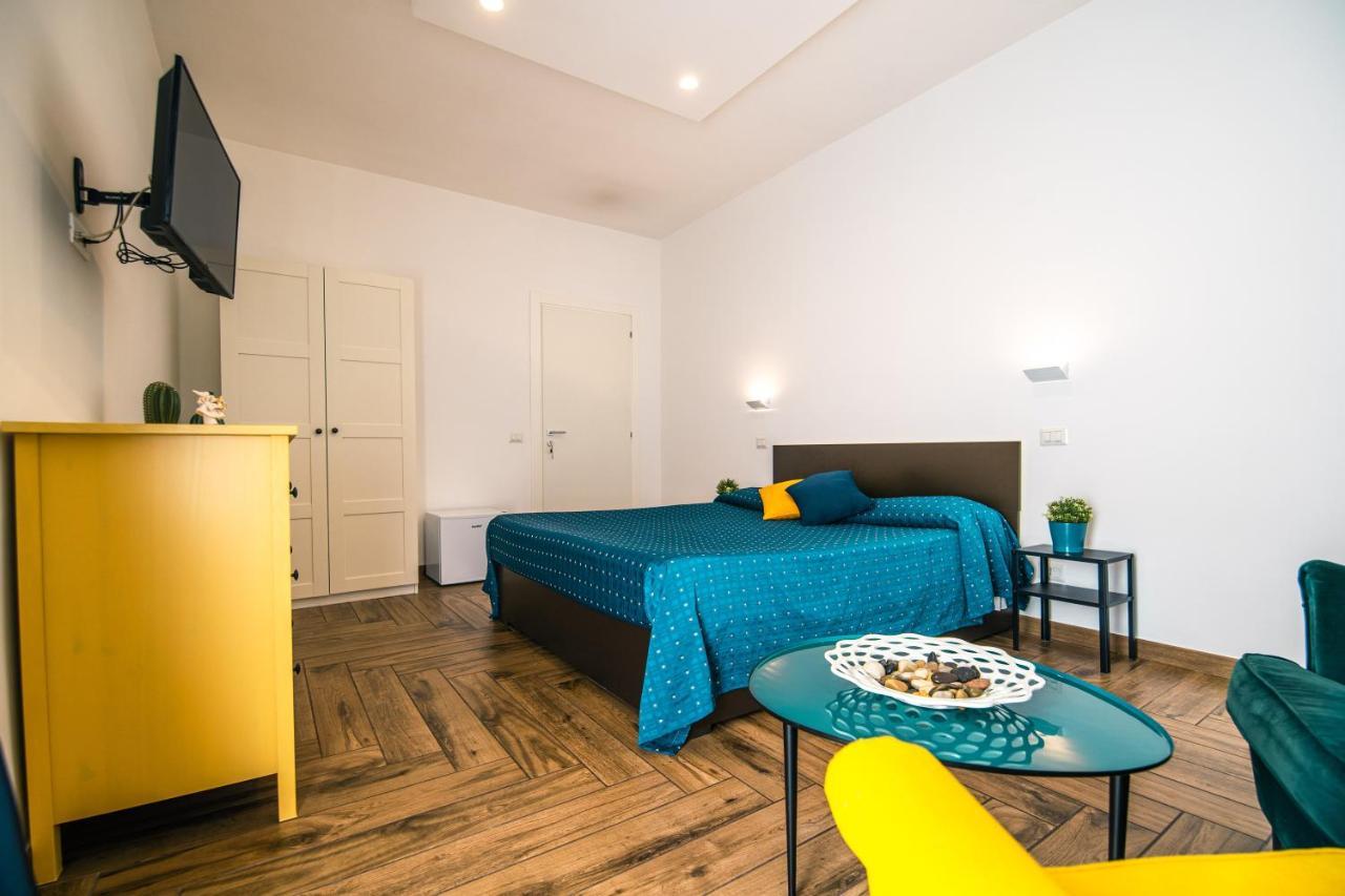 Hub Ferroviario - 12 Posti Letto Per Il Tuo Gruppo A Napoli Con Wifi E Netflix Bed & Breakfast Eksteriør bilde