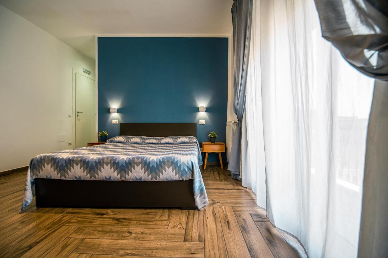 Hub Ferroviario - 12 Posti Letto Per Il Tuo Gruppo A Napoli Con Wifi E Netflix Bed & Breakfast Eksteriør bilde