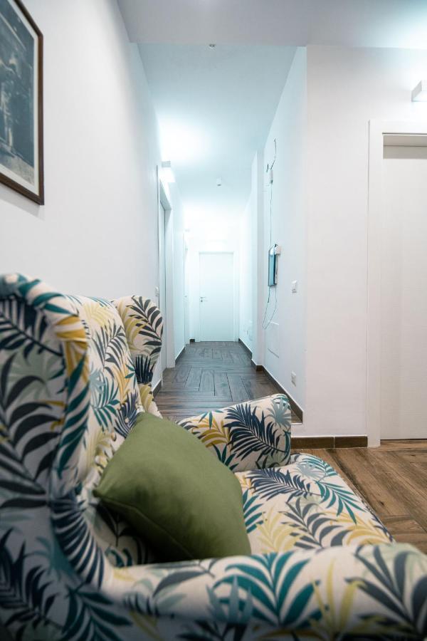 Hub Ferroviario - 12 Posti Letto Per Il Tuo Gruppo A Napoli Con Wifi E Netflix Bed & Breakfast Eksteriør bilde