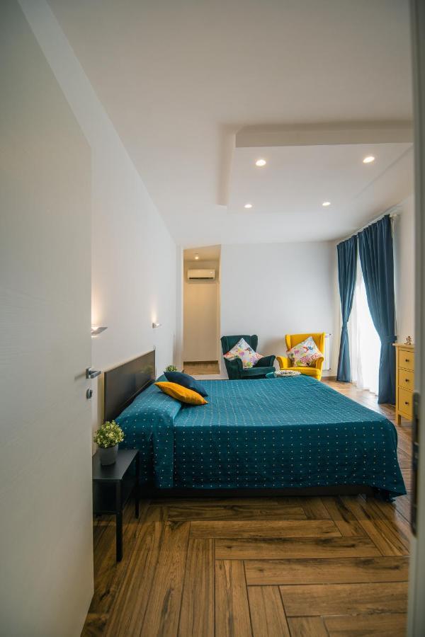 Hub Ferroviario - 12 Posti Letto Per Il Tuo Gruppo A Napoli Con Wifi E Netflix Bed & Breakfast Eksteriør bilde